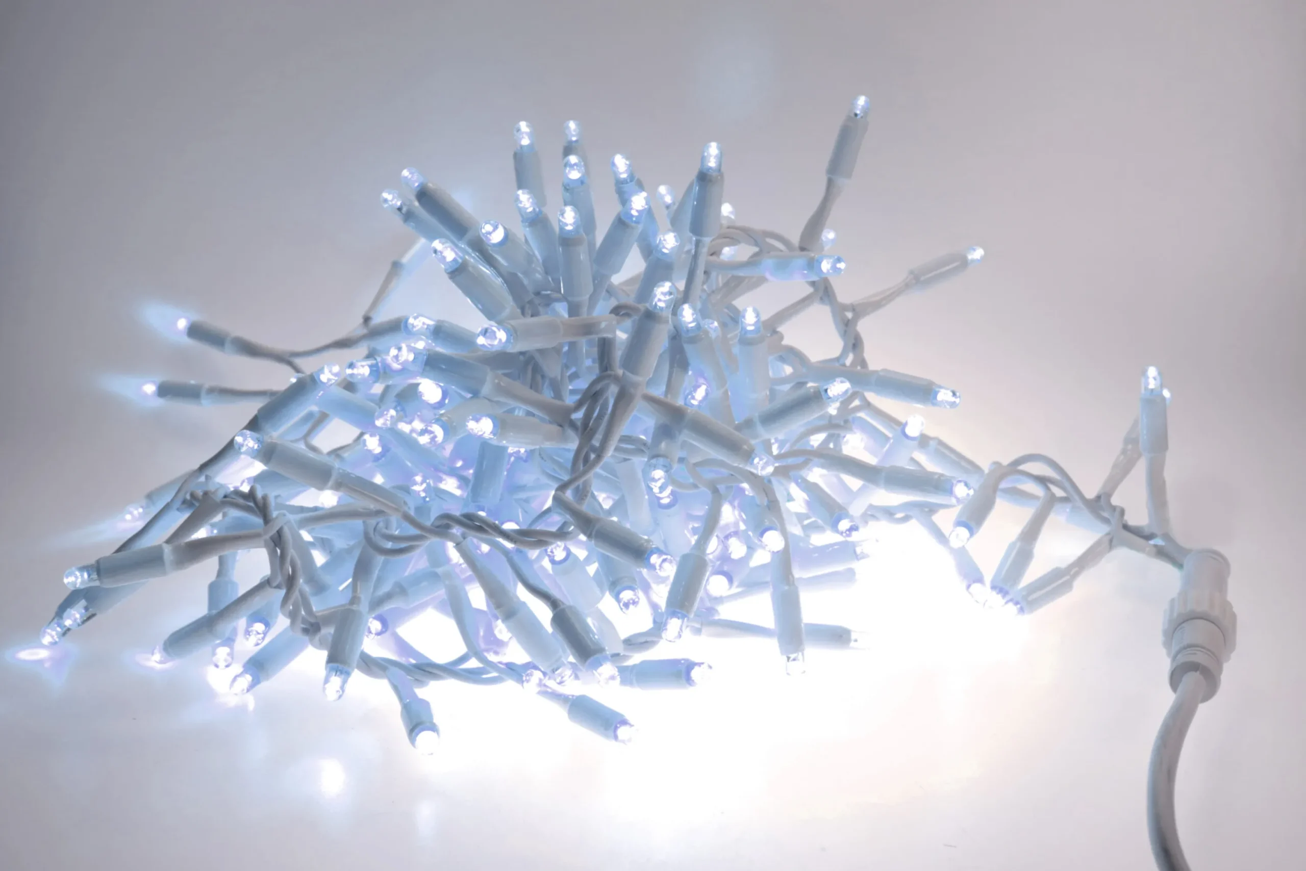 Christmas Land Outdoor Christmas Lights-180 Led Xp Heavy Duty Connectable Outdoor Static Cluster Christmas Lights Ice White Fdl (3M)