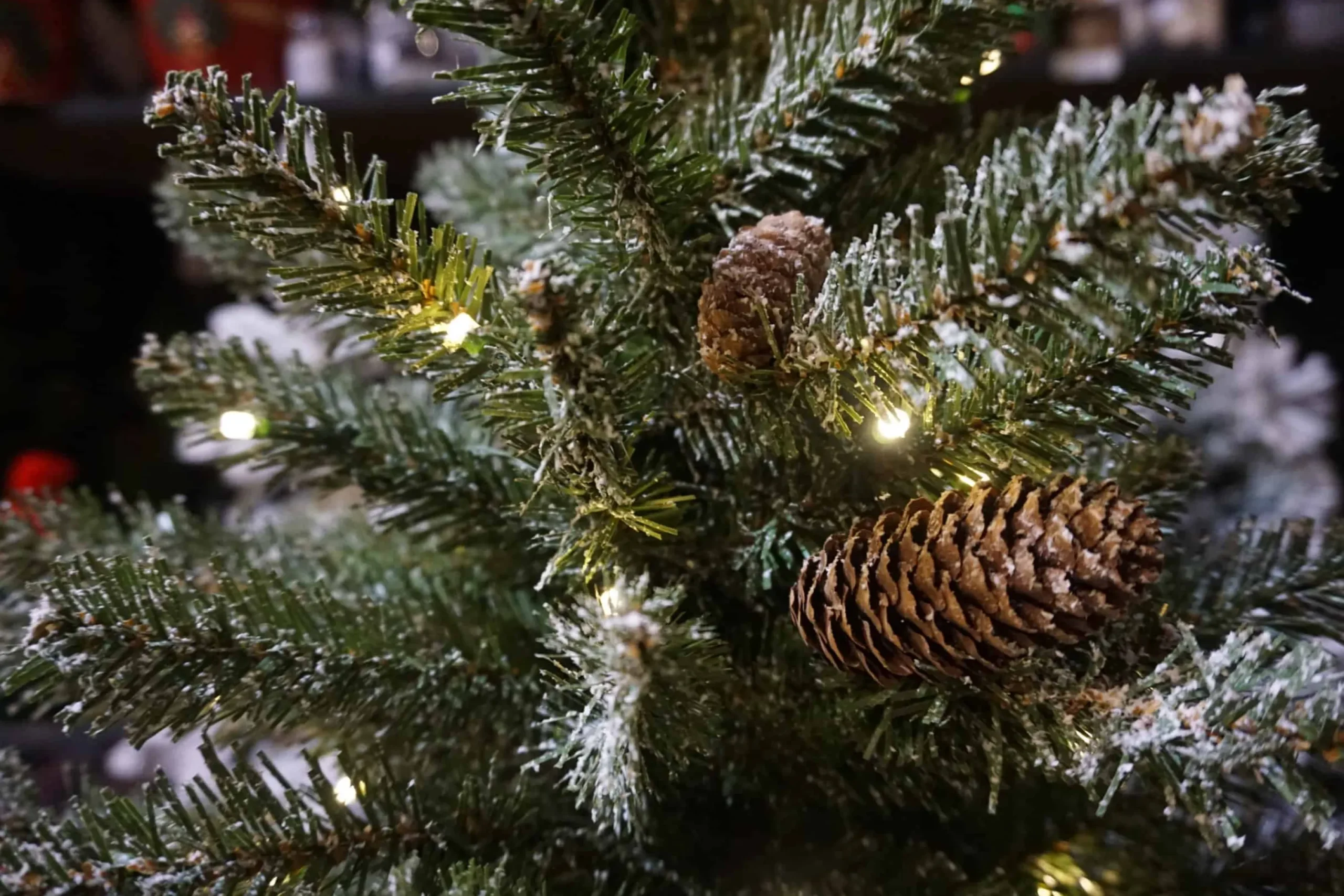 Christmas Land Pre-Lit Christmas Trees*3Ft Snowy Concolor Fir Pre-Lit Artificial Christmas Tree